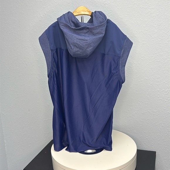 Lululemon Men’s Lg Stealth Hooded Sleeveless in
Heathered Hero Blue. Exclt Cdtn - Picture 8 of 15
